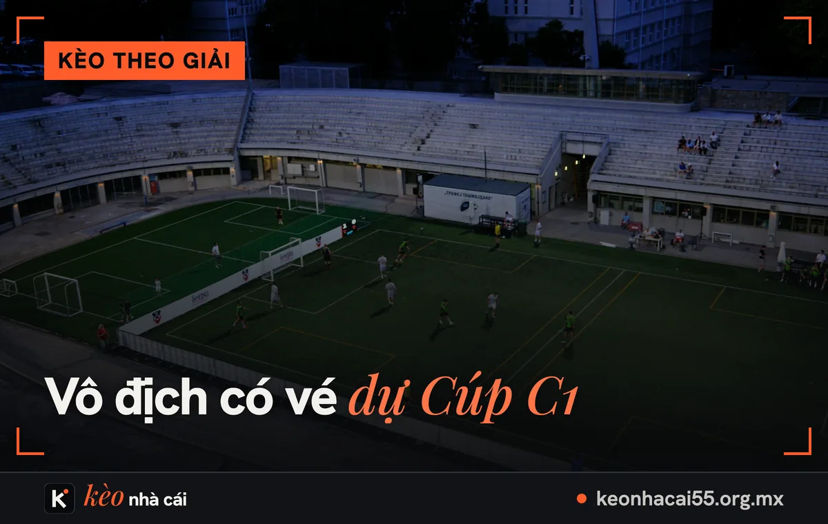 Sân bóng ban đêm nhìn từ trên cao, thể thức Europa League của kèo Cúp C2