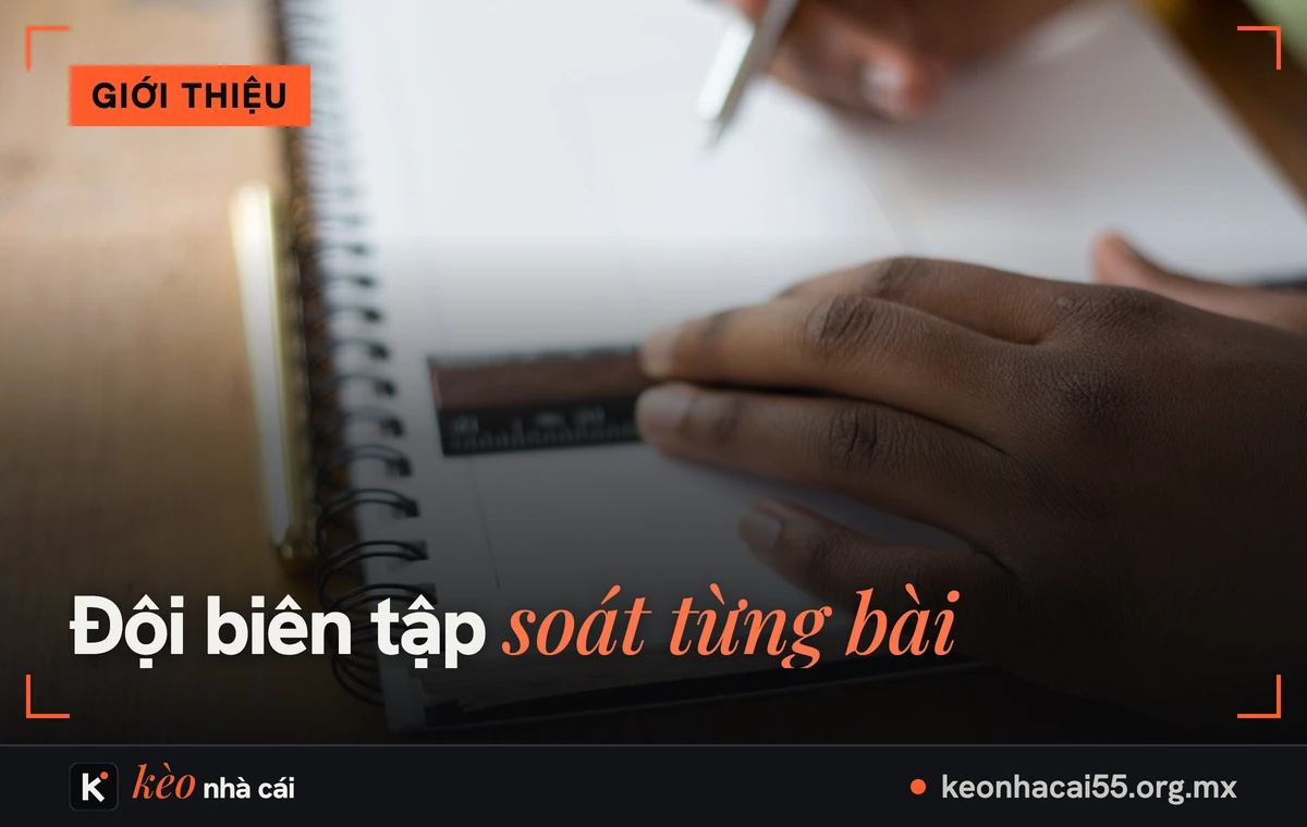 Giới thiệu Kèo Nhà Cái: trang thông tin tỷ lệ kèo bóng đá cho người xem 18+ 2 Tay viết ghi chú trên sổ, giới thiệu kèo nhà cái và cách đội biên tập soát bài